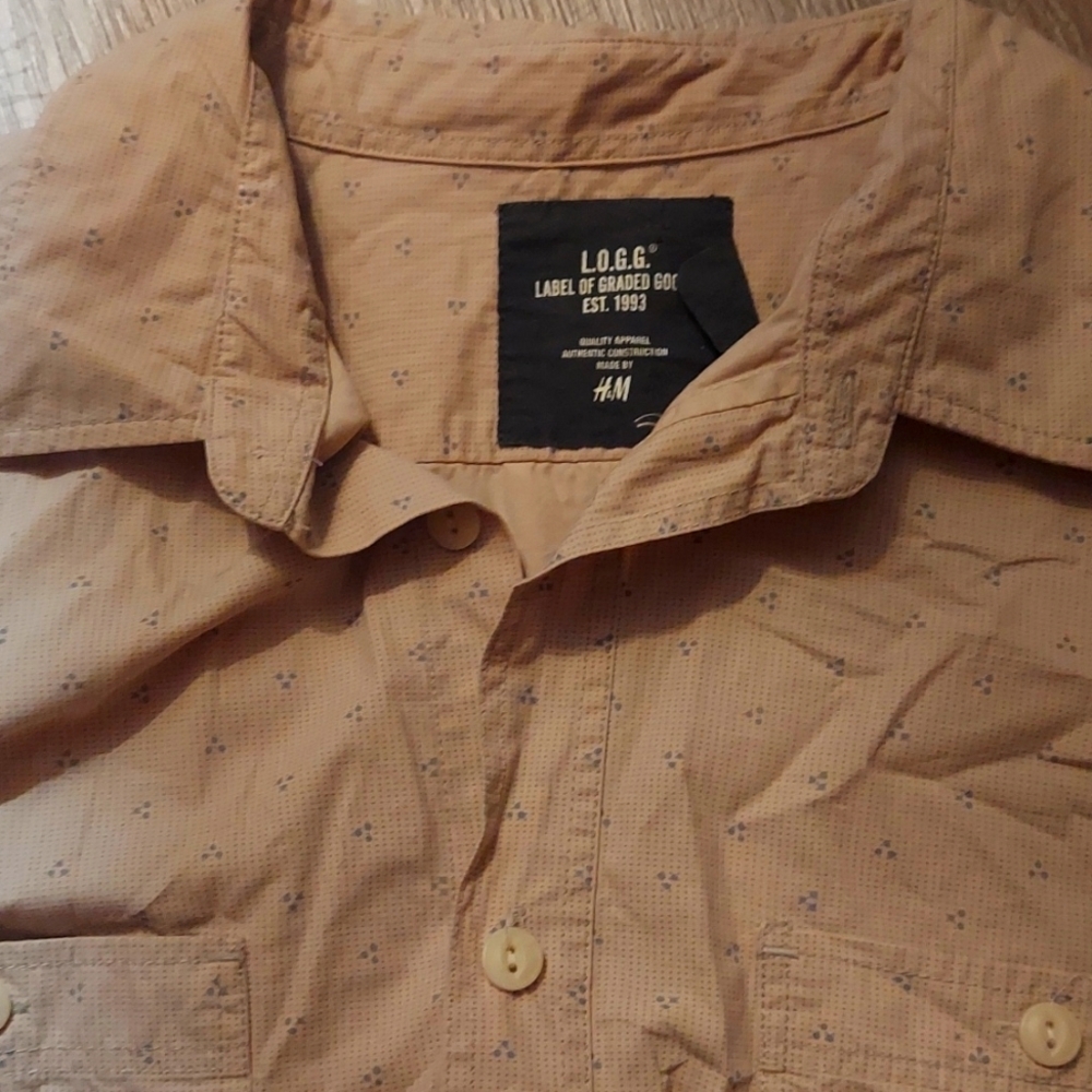 High end retro print H and M L.O.G.G. button down